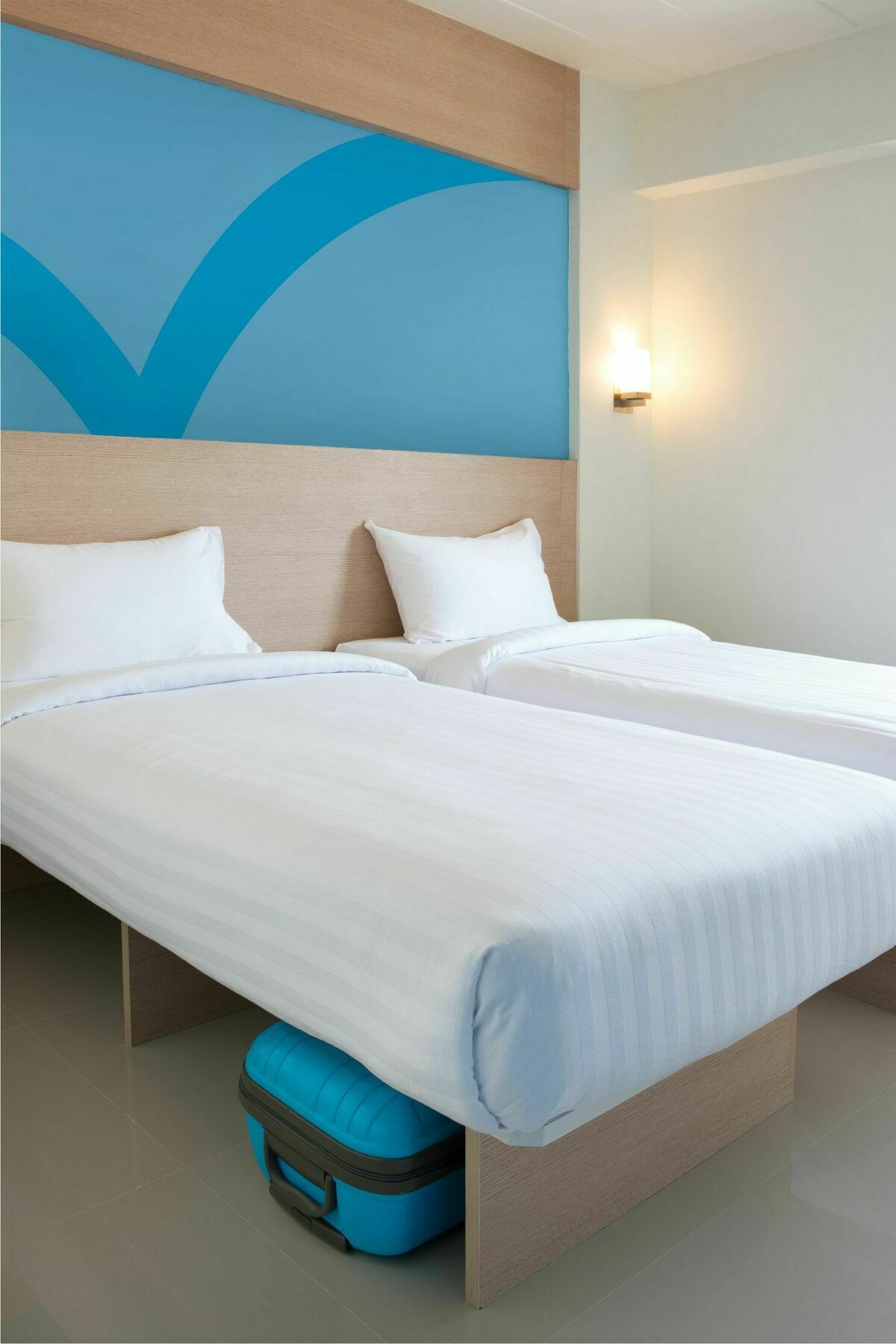 Hop Inn Hotel Tomas Morato Quezon City Esterno foto
