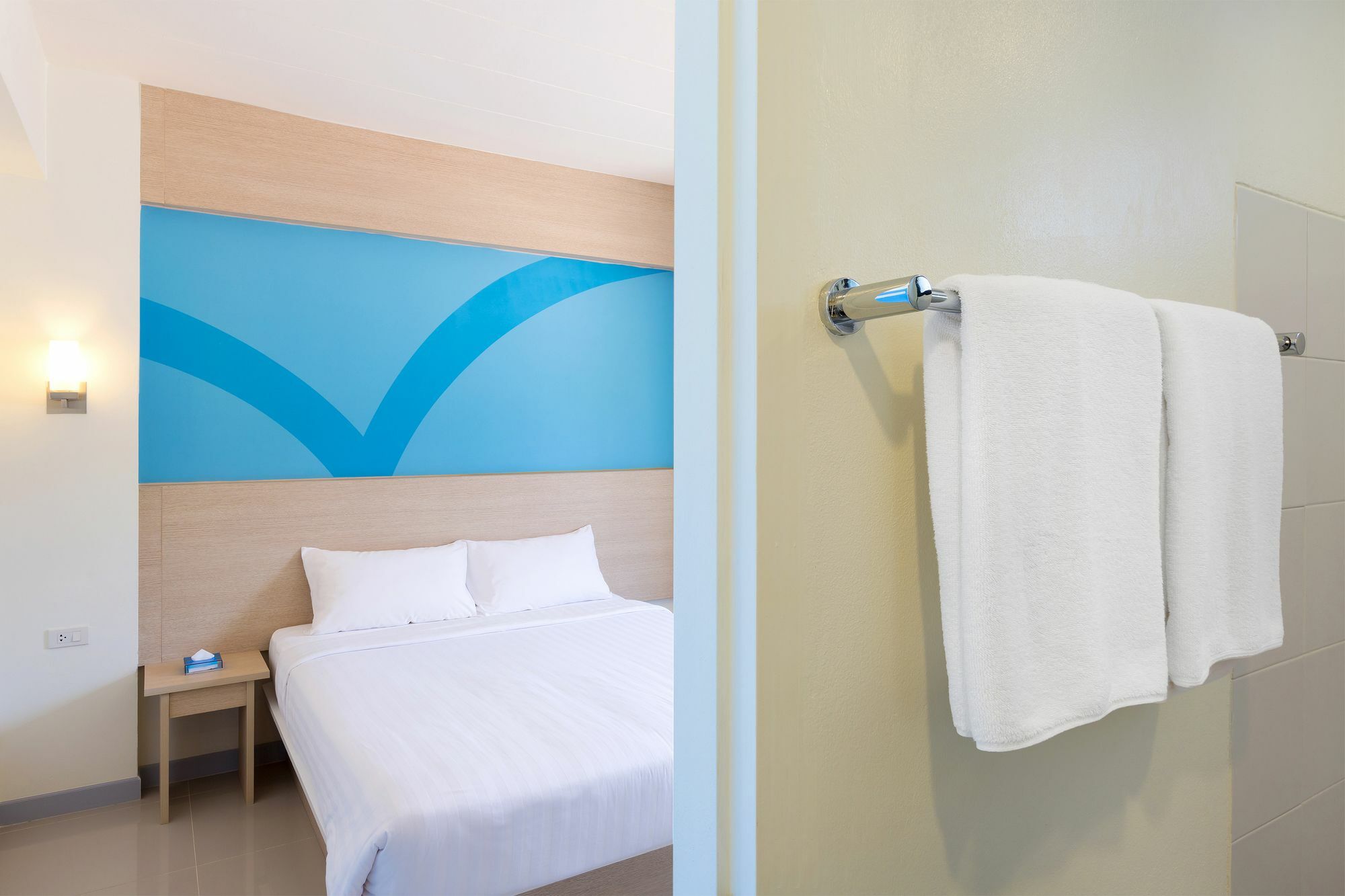 Hop Inn Hotel Tomas Morato Quezon City Esterno foto